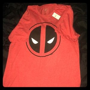 GAP Deadpool Shirt L